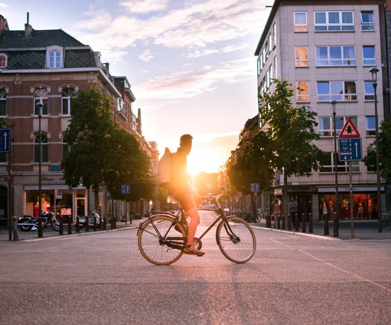 Monta in bici e osserva la tua città con nuovi occhi!